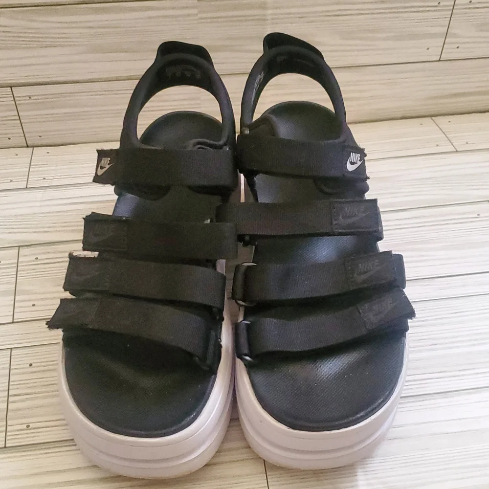 Nike Icon Classic Platform Black White Strappy Sandal Womens 8 Casual Summer Fes